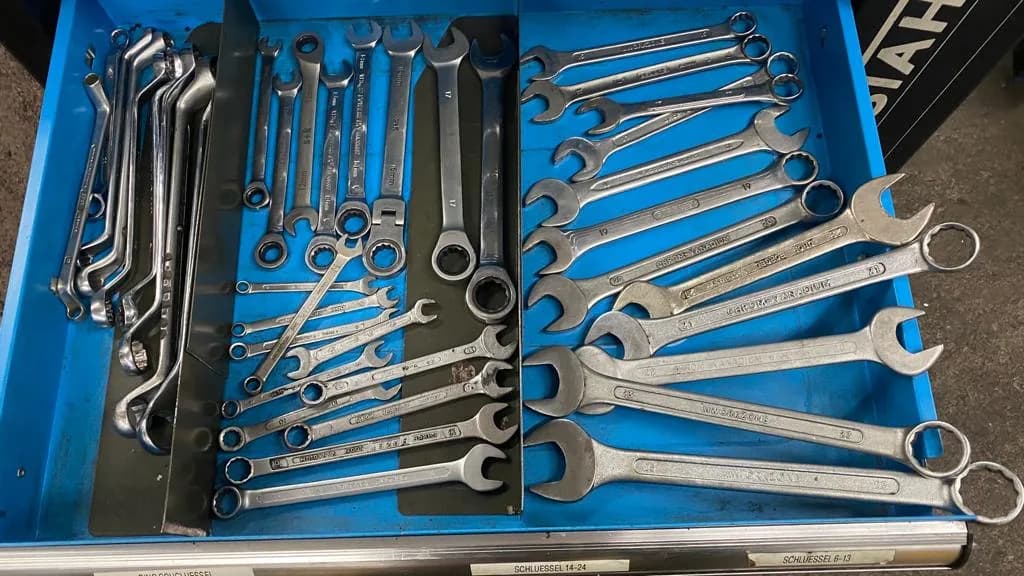 Klassisches Werkzeug für Oldtimer-Service