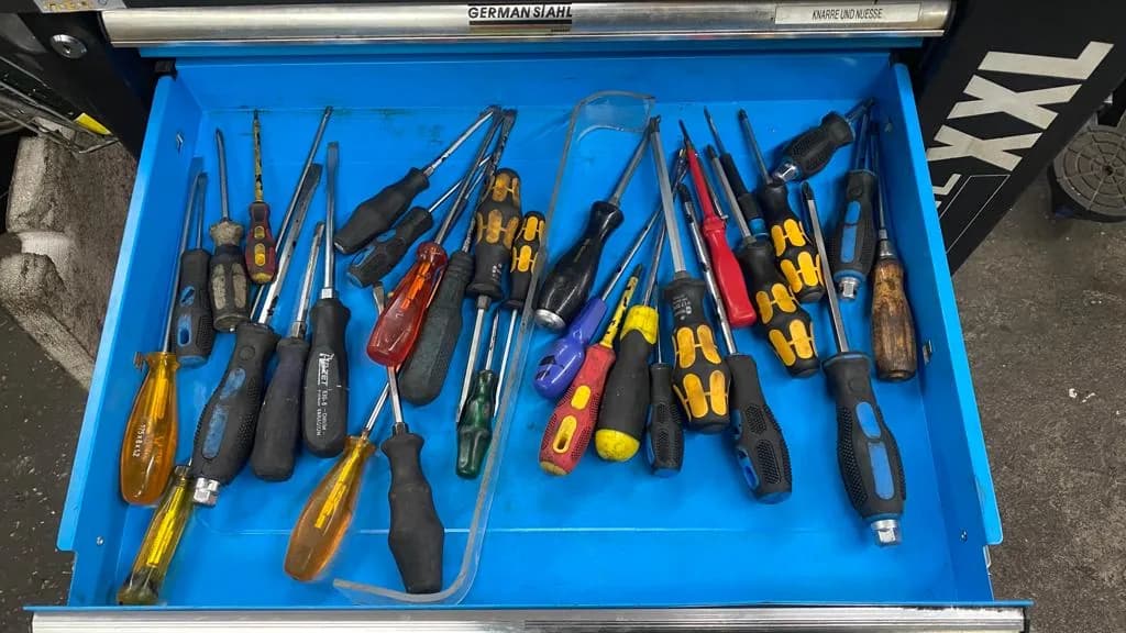 Werkzeug-Sortiment in der Werkstatt